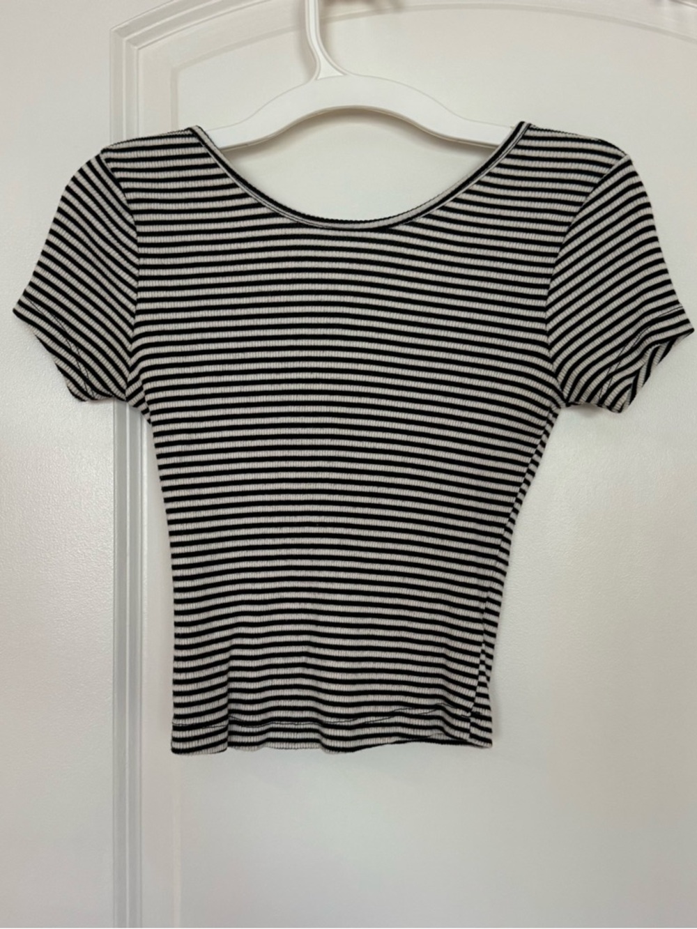 Brandy Melville Women's Black & White Striped Crewneck Crop Tee
